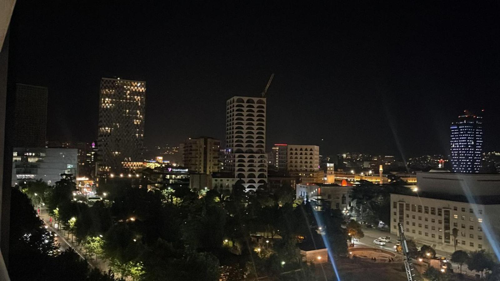 Free Parking Skanderbeg Square - Spacious Central Apartment تيرانا المظهر الخارجي الصورة
