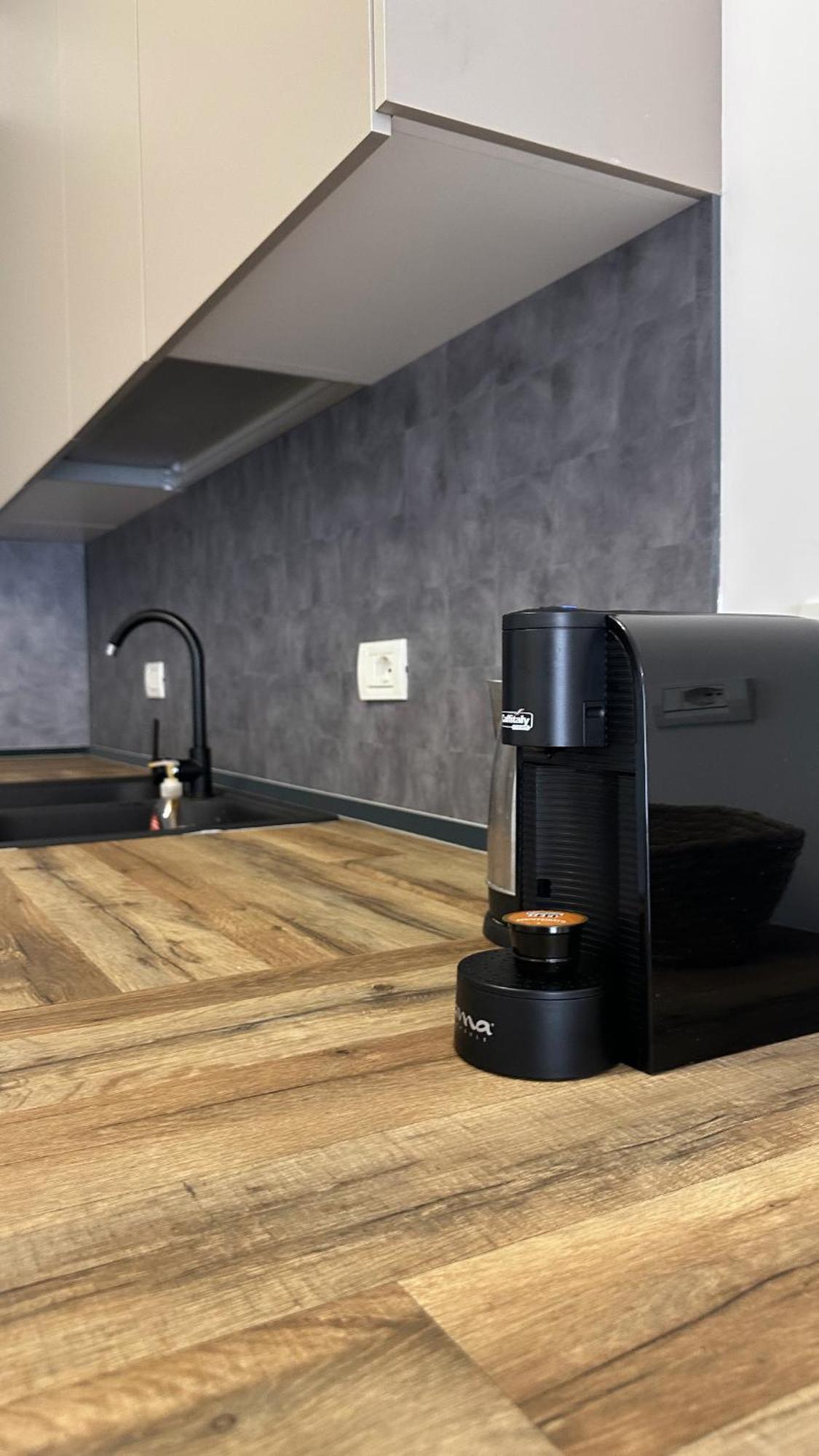 Free Parking Skanderbeg Square - Spacious Central Apartment تيرانا المظهر الخارجي الصورة