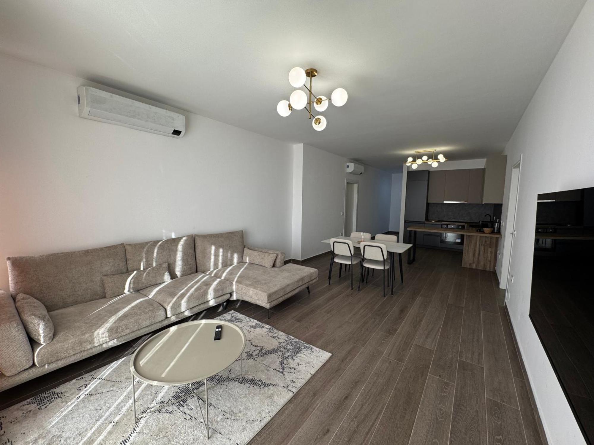 Free Parking Skanderbeg Square - Spacious Central Apartment تيرانا المظهر الخارجي الصورة