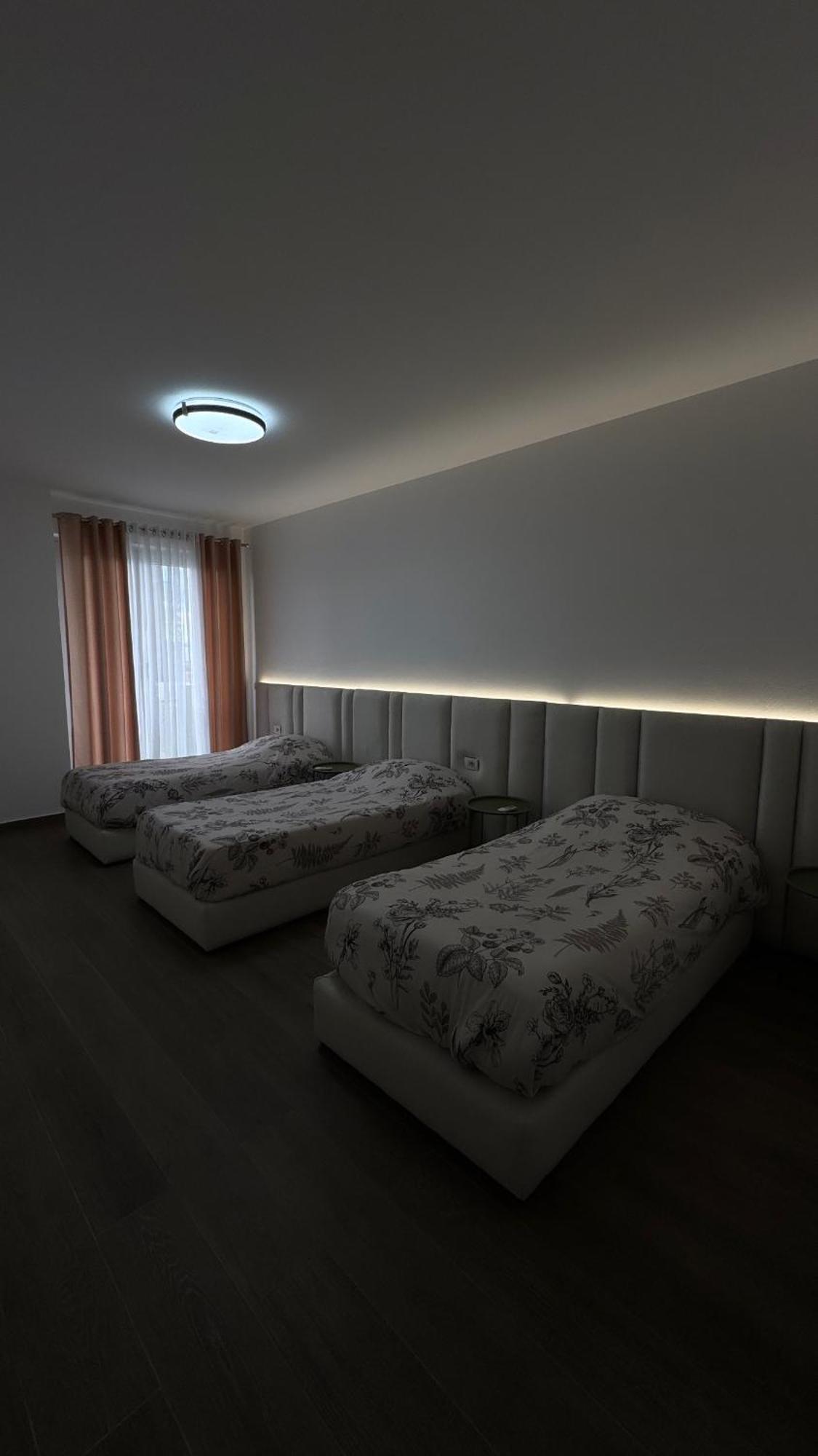 Free Parking Skanderbeg Square - Spacious Central Apartment تيرانا المظهر الخارجي الصورة